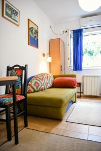 Studio5, sa parkingom, centar Obrenovca