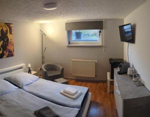 Ferien- Messe- Handwerkerzimmer mit Bad