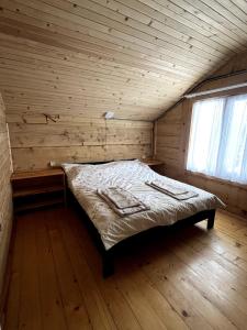 Будиночок над річкою