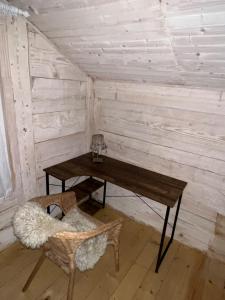 Будиночок над річкою