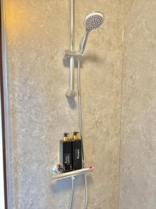 Cosy en-suite room, city centre, Peak District