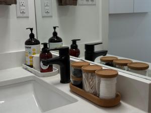 Cozy 2BR retreat in Rosewood