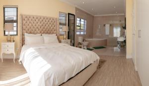 Lovely and Peaceful 3 bedroom house