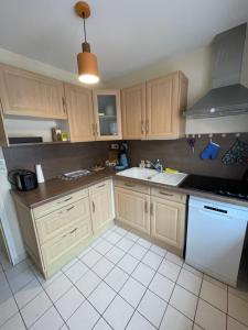 Grand T2 Côte de granit rose plages et commerces à proximité