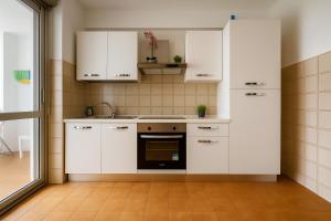 -10 minutes from the station- - 5 beds-