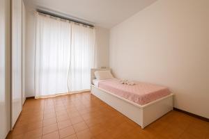 -10 minutes from the station- - 5 beds-