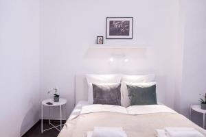 Extra Central NEW home with AC