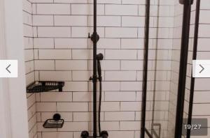 Le bijou-Tomov Plaza