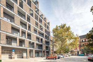 Rooftop Access - French Balcony - Central