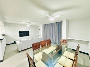 Casa com 3 quartos e Lazer de clube no condomínio Terras de São José Guarujá na Praia da Enseada para alugar por temporada