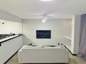 Casa com 3 quartos e Lazer de clube no condomínio Terras de São José Guarujá na Praia da Enseada para alugar por temporada