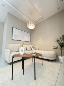 Boulevard View Luxury Apartment