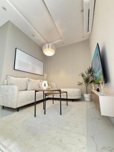 Boulevard View Luxury Apartment