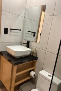 Stylish Studio with Pool and Amazing Views