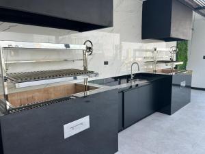 Stylish Studio with Pool and Amazing Views