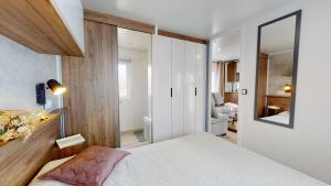 MH263 3 chambres et 2 salles de bain dans camping 4 étoiles