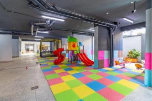 Lux apartment with Pool, and Family Comfort