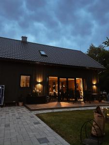 Brīvdienu māja & pirts meža vidū - Saraiķu Sanderi