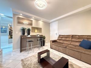 SC02- Apto reformado no centro de BC!