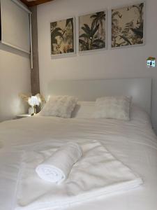 The Hidden Garden Gate Cabin