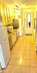 Modern Studio in Castle Harbour