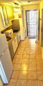 Modern Studio in Castle Harbour