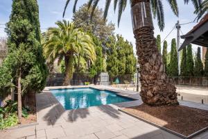 Poolside at Kindrogan - St Kilda