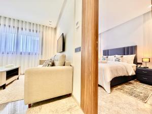 Cozy, Elegant Apartment, Parking and Fiber