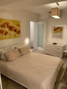 Sliema, Balluta Modern Apartment with outdoor yard