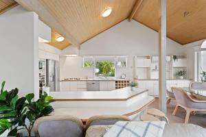 Private Access to Beach Oceanview with Home Gym