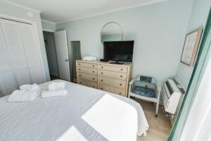 Coastal Beachfront Getaway Poolside and Oceanfront