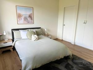 Renovated Cosy Stay Near CBD & StKilda with Pool & Sauna