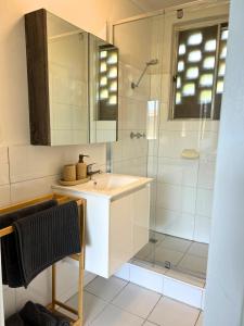 Renovated Cosy Stay Near CBD & StKilda with Pool & Sauna