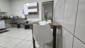 Casa Charmosa, 700 metros da Rua do Lazer!