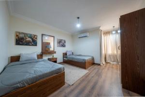 Luxury 3BR Nile View Apartment With Billiards Included