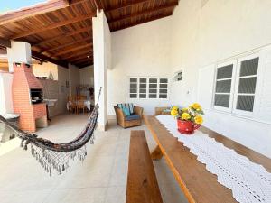 CASA ACONCHEGANTE e PERTINHO DA PRAIA