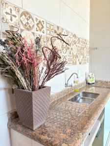 CASA ACONCHEGANTE e PERTINHO DA PRAIA