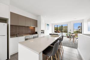 Modern Coastal Escape close to golf pool and beach