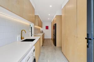 Duneview Luxe Ocean Grove Sleeps 8, 4 bedroom, aircon,heating throughout, Designer quality, Perfect wedding stay, family friendly, Beach, Park, Shops