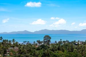 Modern 3BR Villa Lom Talay Near Ban Tai Beach