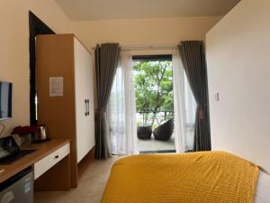 3A-Riverside- Sunset Chilling Balcony