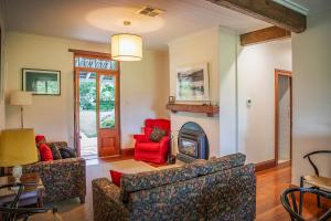 Old Duninald House - Historic Farmhouse Experience