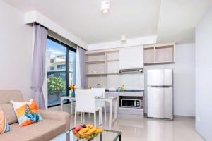 1 Bedroom Apt C416 with rooftop pool and gym at 6th Avenue