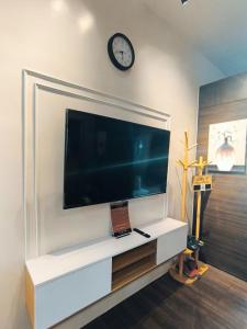 dDEN at SMDC AIR Makati 1BR Bay view