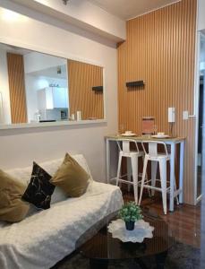 dDEN at SMDC AIR Makati 1BR Bay view