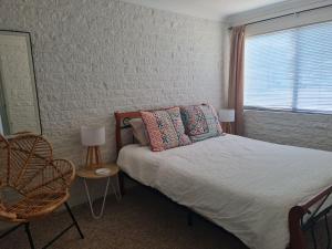 Marlin Waters Holiday Unit 6 walk to beach and river Linen & Wifi Bermagui