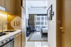 Bloomfeilds Comfortable STU Azizi Rivera