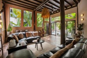 Huge 8 Bedrooms Pool Villa, Chiang Mai gem private estate perfect for Groups