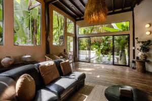 Huge 8 Bedrooms Pool Villa, Chiang Mai gem private estate perfect for Groups