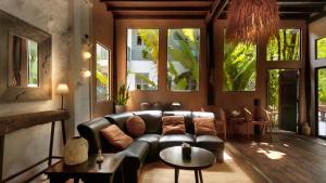 Huge 8 Bedrooms Pool Villa, Chiang Mai gem private estate perfect for Groups